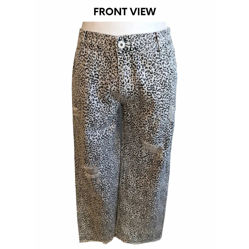 SALE!!!!!! NWT White Leopard Distressed Crop Jeans